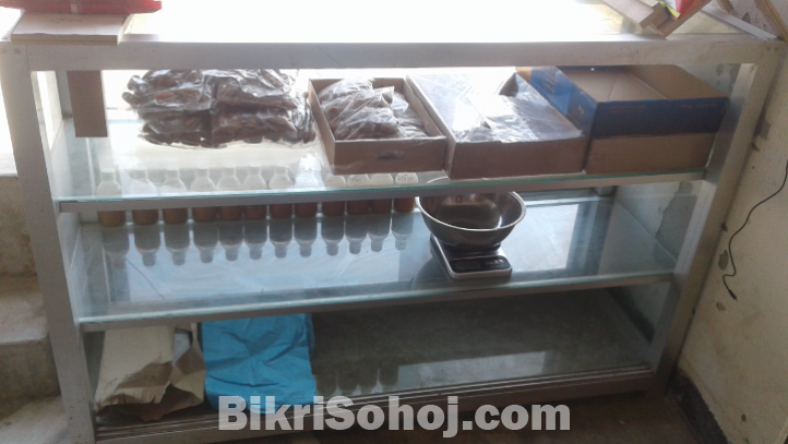 Aluminium show case